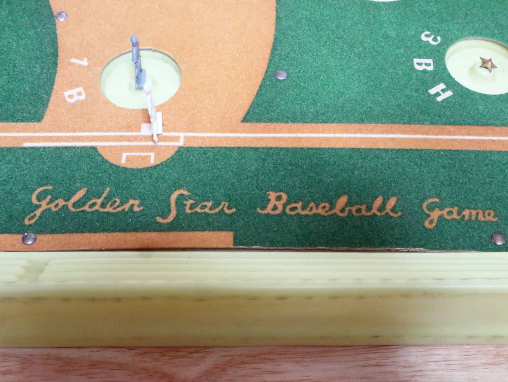 ゴールデンスター野球盤 2枚のフエルト重ね張りで表現された内外野グラウンド