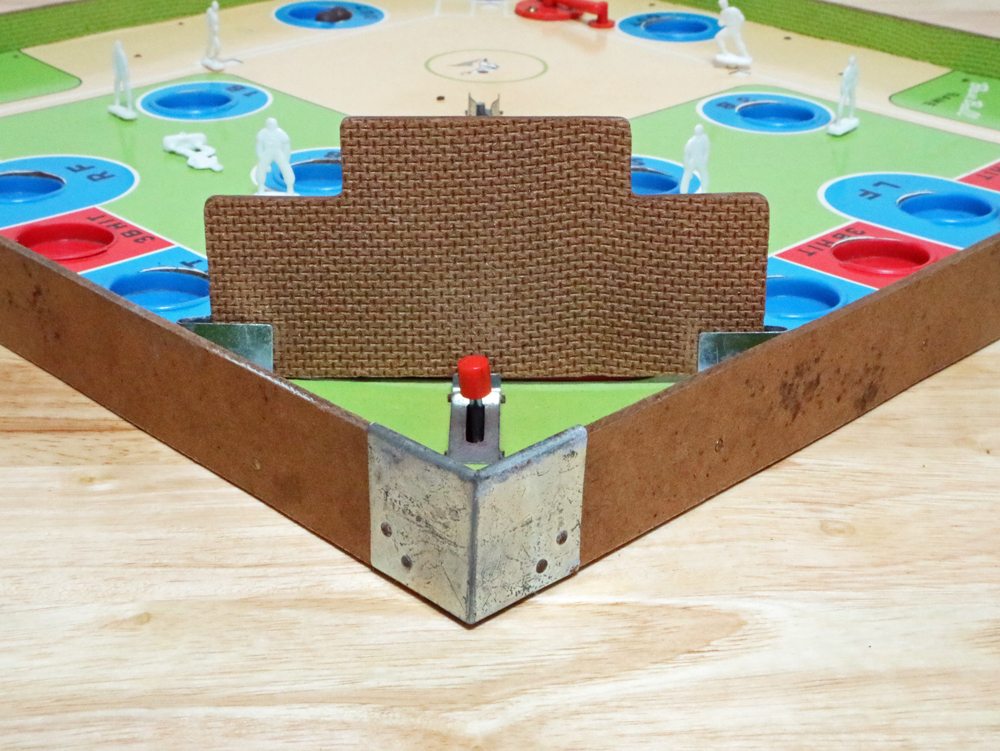 ベースボールゲームの筐体接合部分。